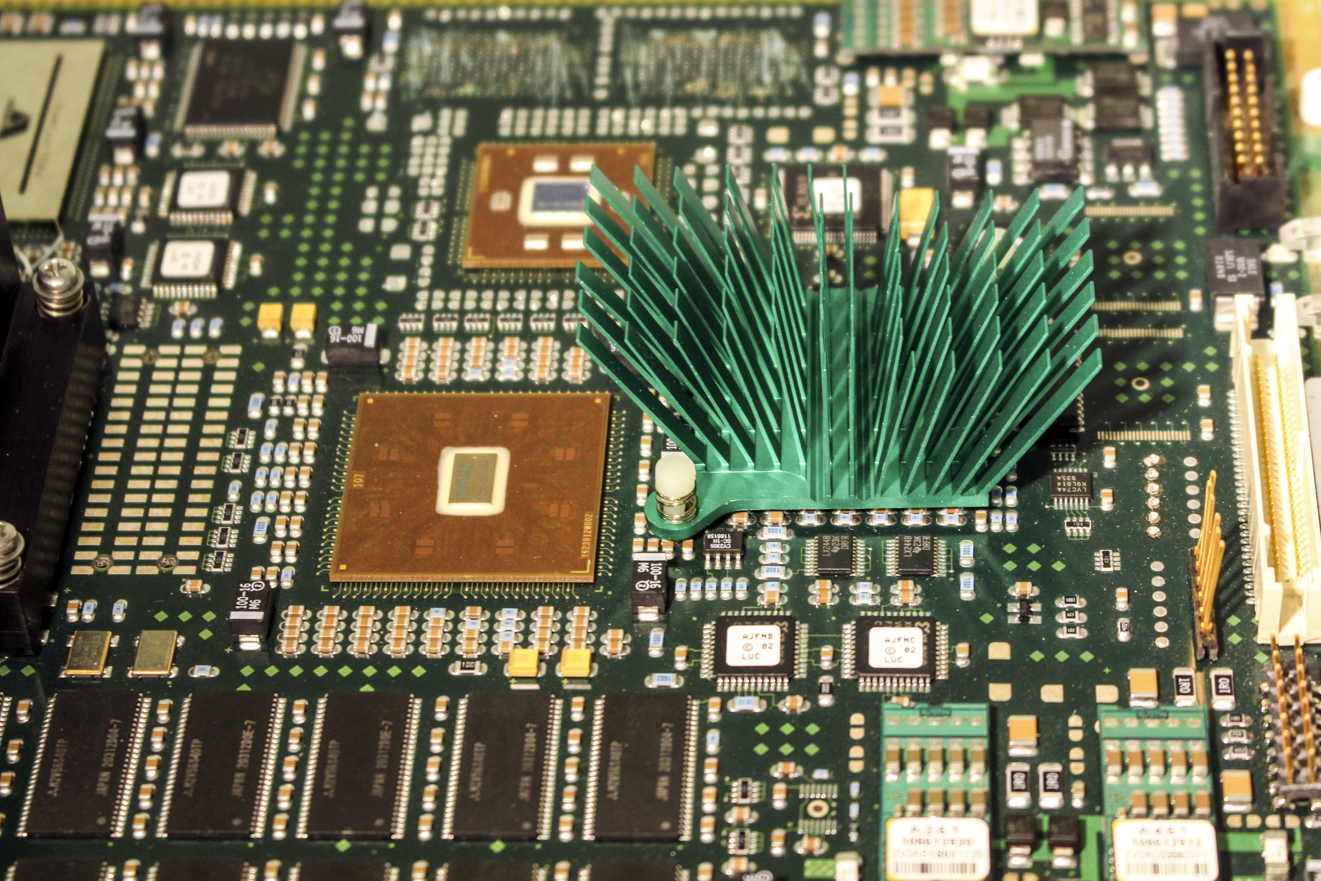 Push Pin Heat Sink Line Features 108,000 Possible